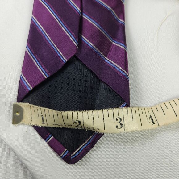 3 Tom James Geometric and Striped Silk Ties 3.25" x 58/59" - Picture 8 of 11